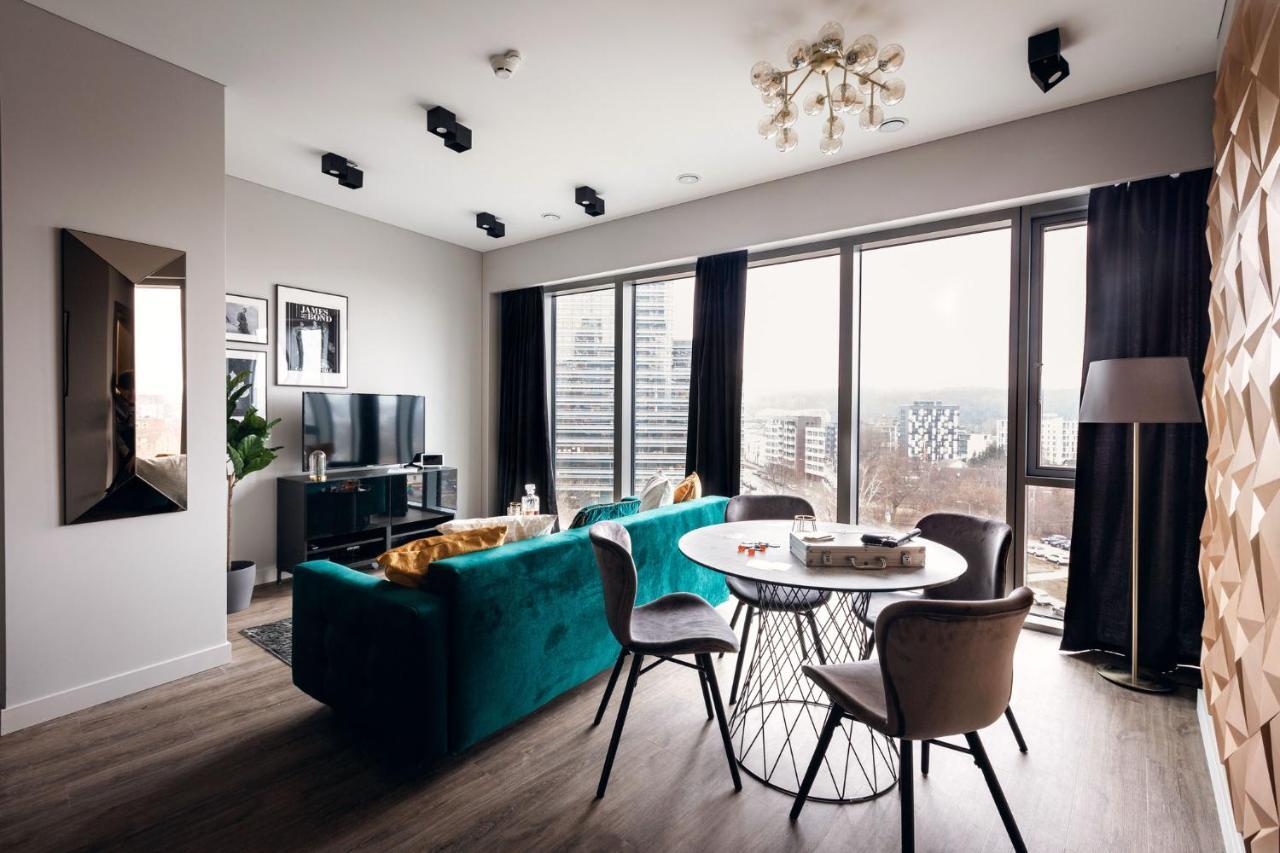 Brand New James Bond City Center VNO Extérieur photo