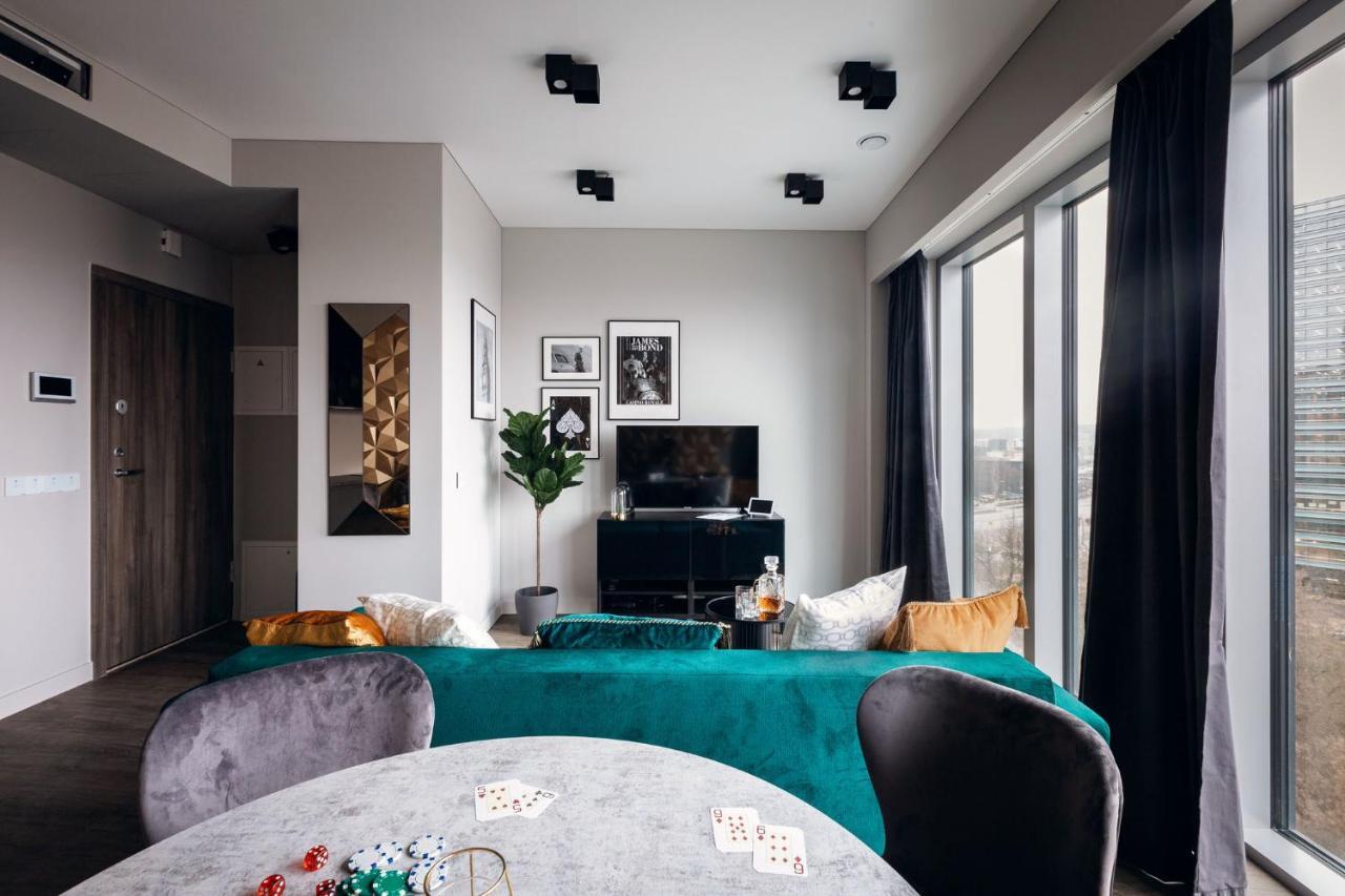Brand New James Bond City Center VNO Extérieur photo