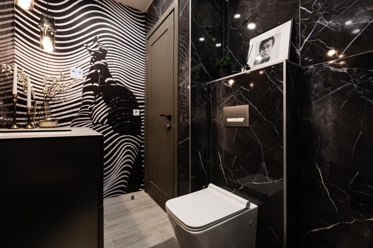 Brand New James Bond City Center VNO Extérieur photo
