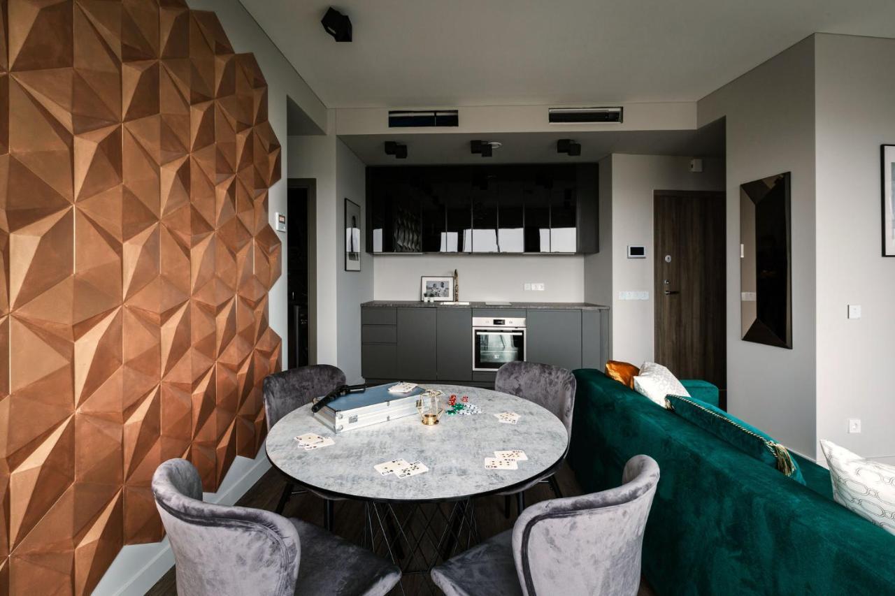 Brand New James Bond City Center VNO Extérieur photo