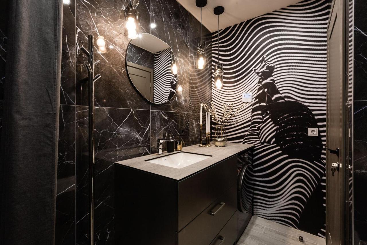 Brand New James Bond City Center VNO Extérieur photo